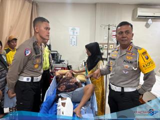 Heboh Video Insiden Tabrakan Nenek Pejalan Kaki dengan Iring-Iringan PJR